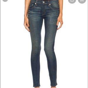 Rag & Bone skinny midsize jeans. Style: W1502k520